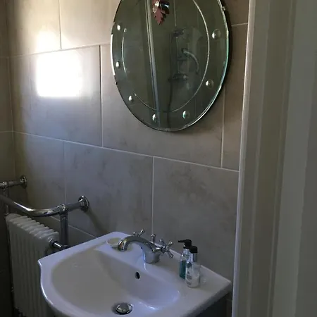 Holiday home Belmont Gem